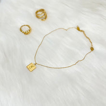 Load image into Gallery viewer, Concrete Rose necklace