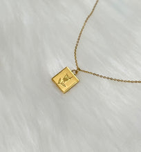 Load image into Gallery viewer, Concrete Rose necklace