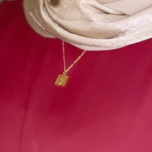 Load image into Gallery viewer, Concrete Rose necklace